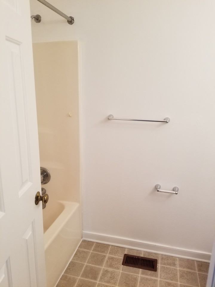 7417 Noble Ave - Photo 7 of 10