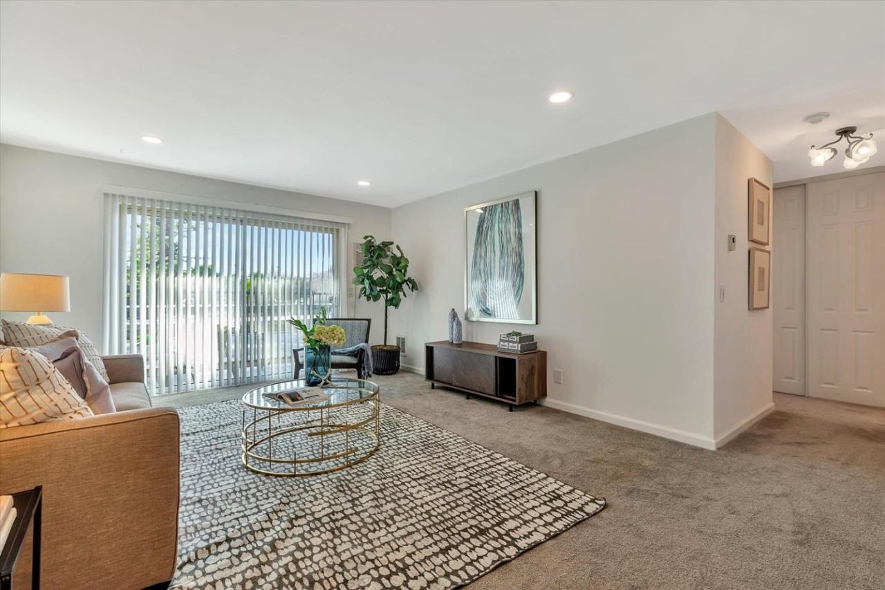 1720 Halford Ave - Photo 5 of 12