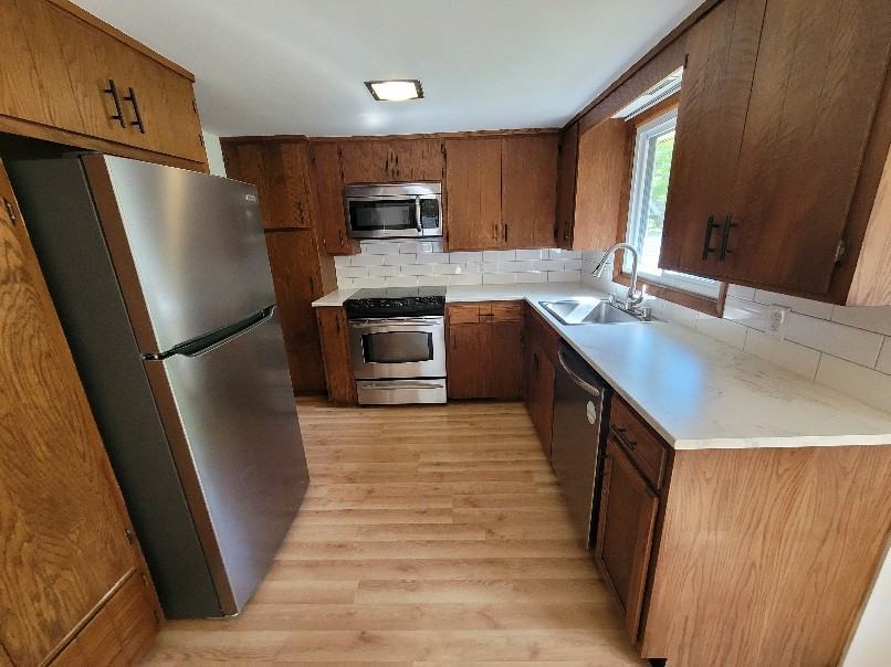310 N Division Ave - Photo 4 of 9