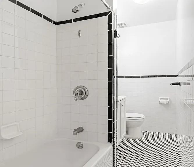 321 E 69th St - Photo 4 of 5