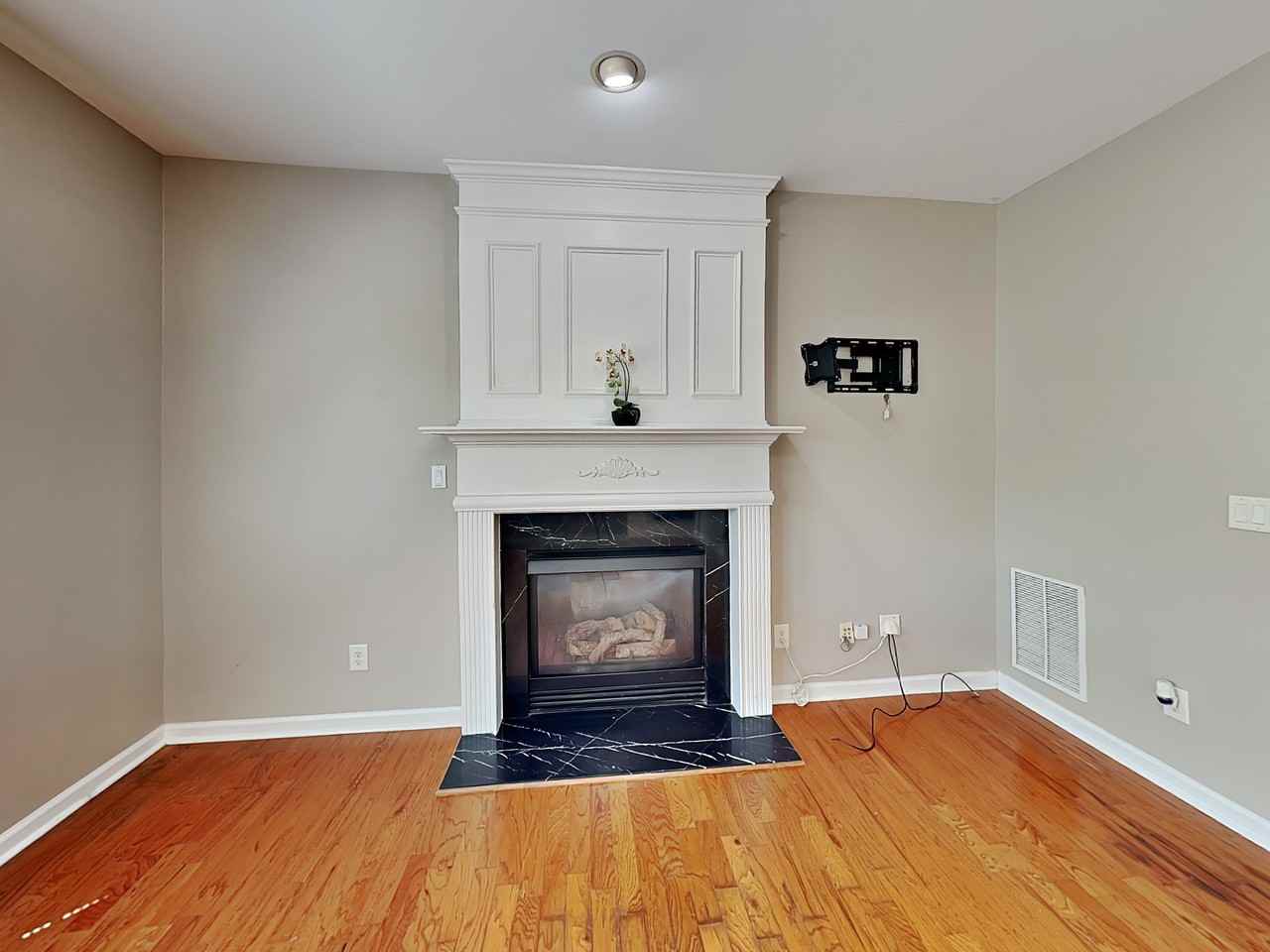 2639 Hooch Ct - Photo 3 of 27