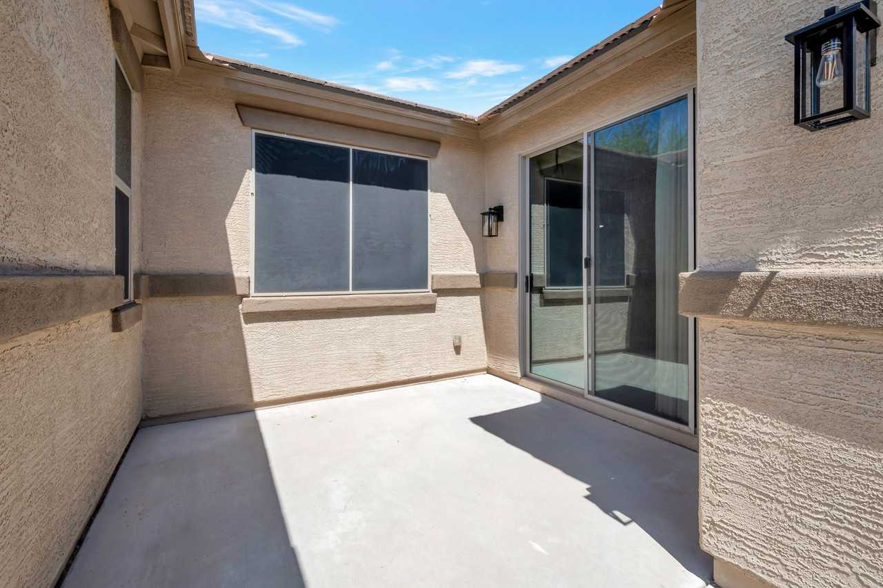 21442 E Saddle Ct - Photo 4 of 27