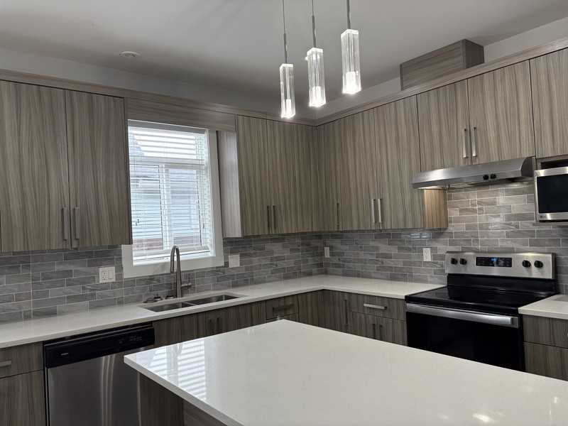 822 Stockwell Ave #4 - Photo 2 of 19
