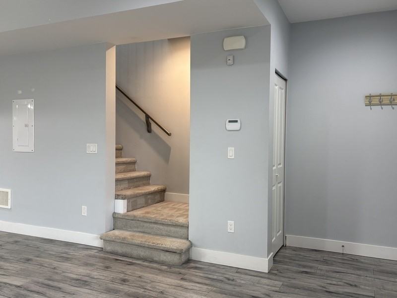 822 Stockwell Ave #4 - Photo 4 of 19