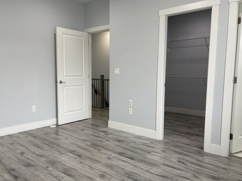 822 Stockwell Ave #4 - Photo 6 of 19