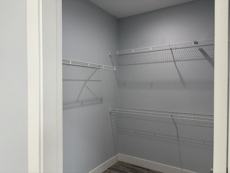 822 Stockwell Ave #4 - Photo 7 of 19