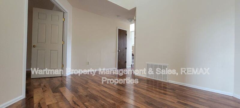 4560 Excalibur Ct - Photo 2 of 20