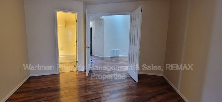 4560 Excalibur Ct - Photo 7 of 20