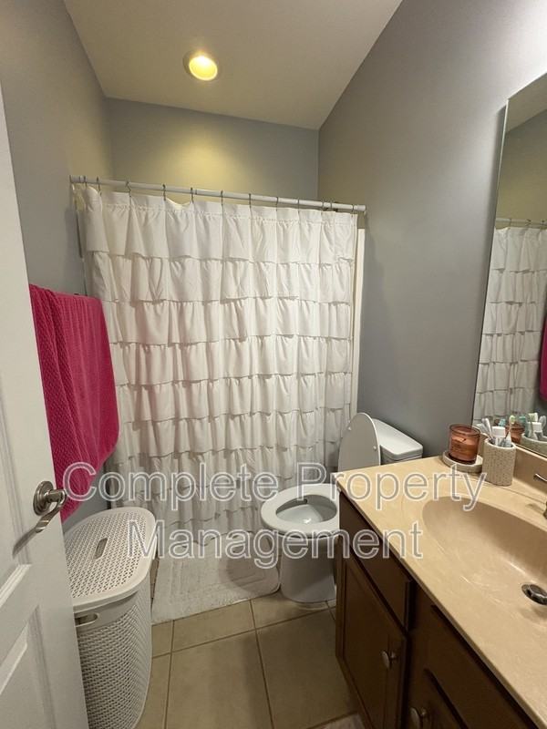 109 Oxmoor Place Cir - Photo 4 of 9