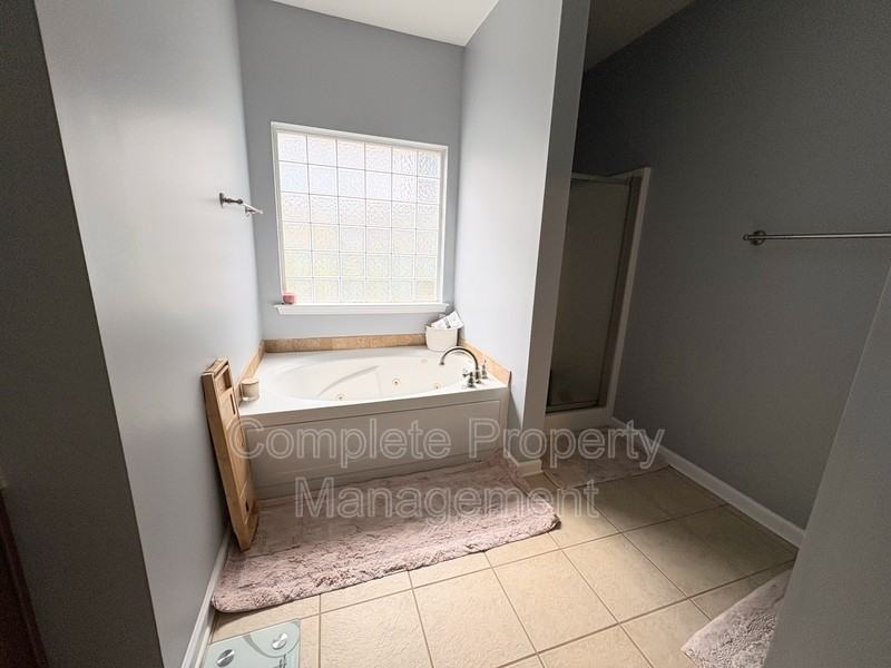 109 Oxmoor Place Cir - Photo 6 of 9