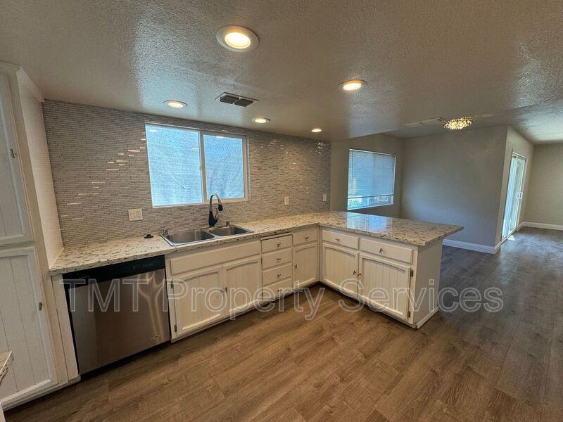 6931 Cobblestone Way - Photo 7 of 26