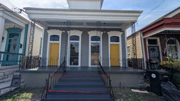 featured image of 334 S Clark St #B