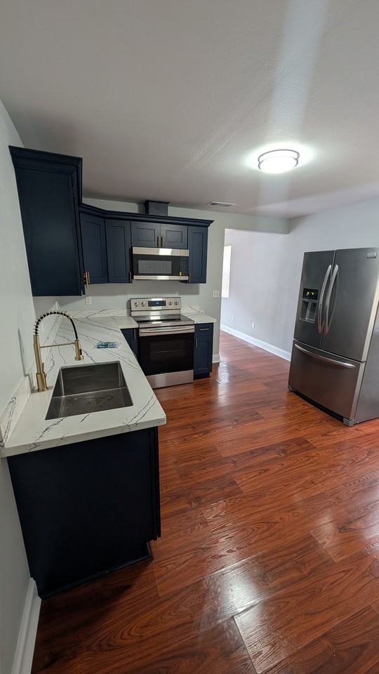 334 S Clark St #B - Photo 7 of 20