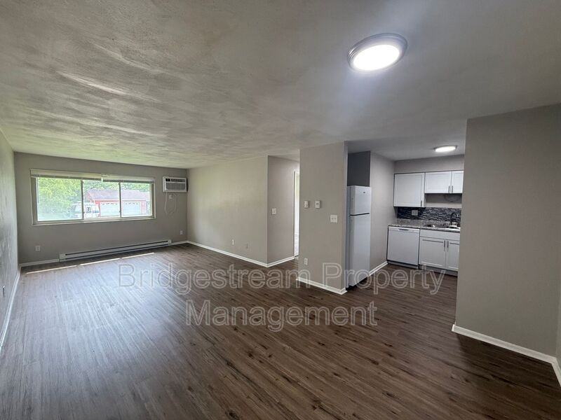 85 N Gebhart Church Rd #G - Photo 2 of 9
