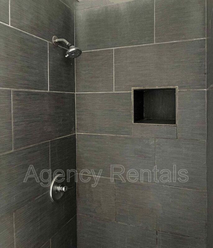 938 Owen St - Photo 5 of 17
