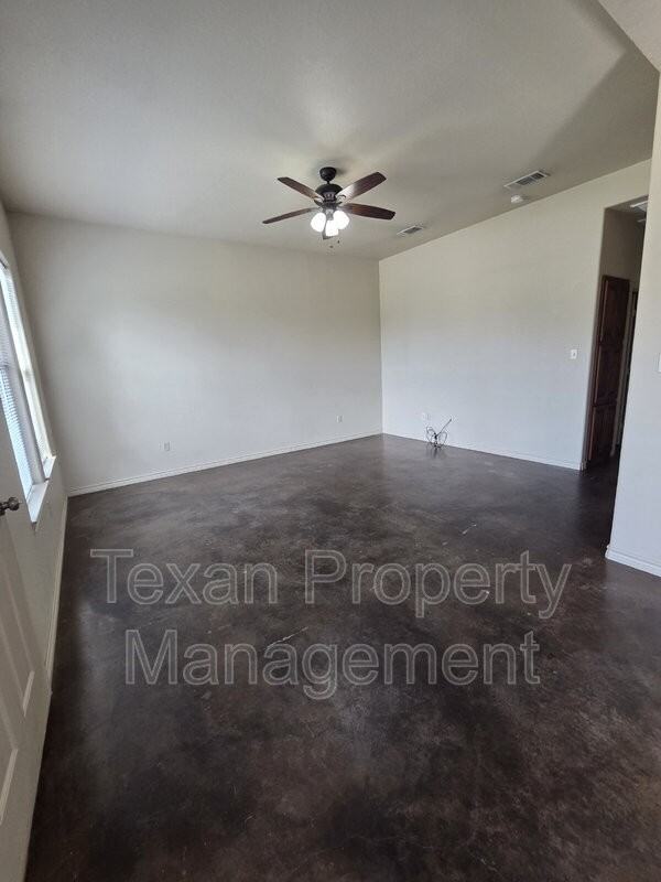 3712 Mandy Dr #2 - Photo 4 of 11