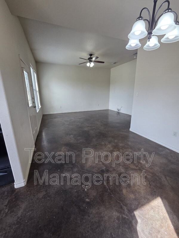 3712 Mandy Dr #2 - Photo 5 of 11
