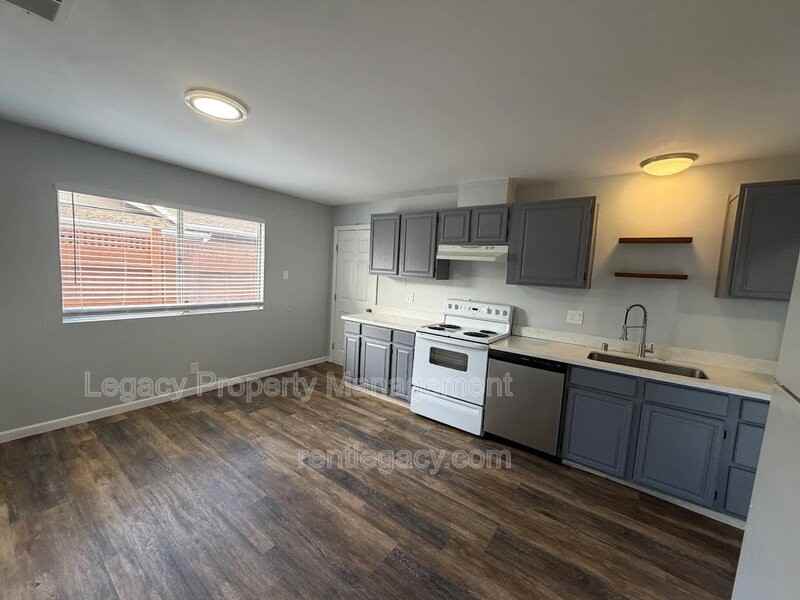 2190 Granada St - Photo 4 of 21