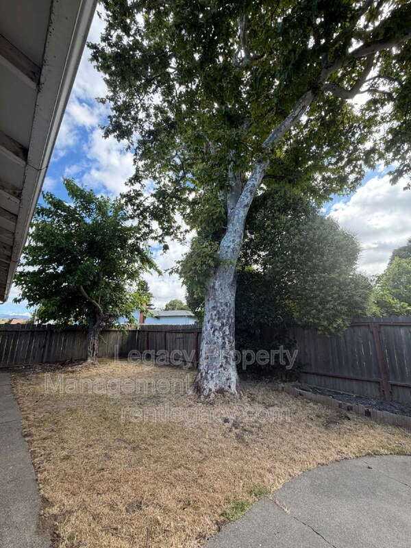 2190 Granada St - Photo 6 of 21