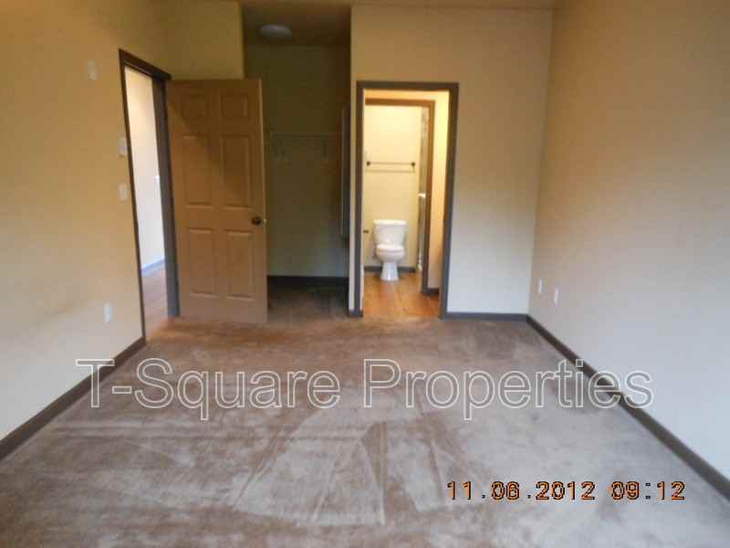 9505 Ne 180th St #102 - Photo 7 of 17