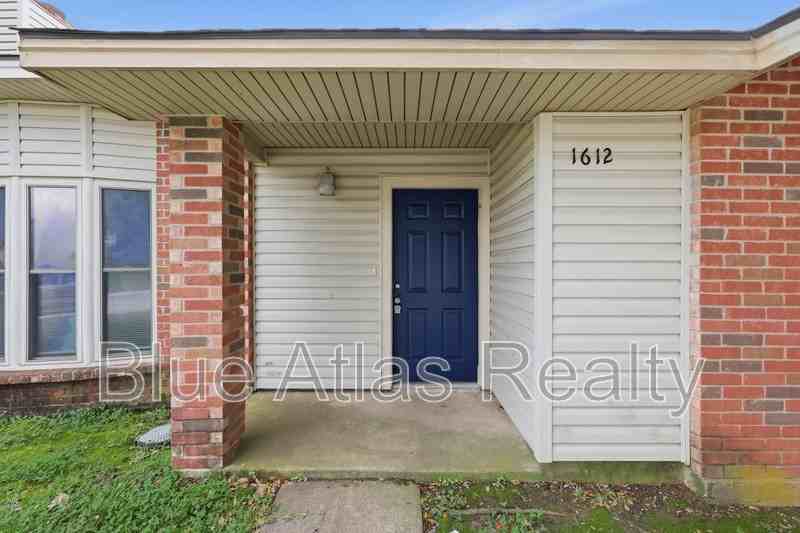 1612 Hunterwood Dr - Photo 2 of 23
