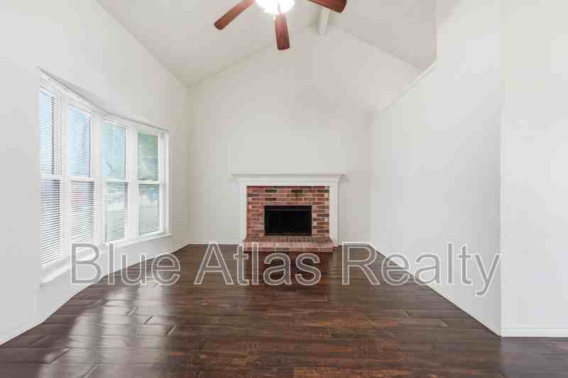 1612 Hunterwood Dr - Photo 5 of 23