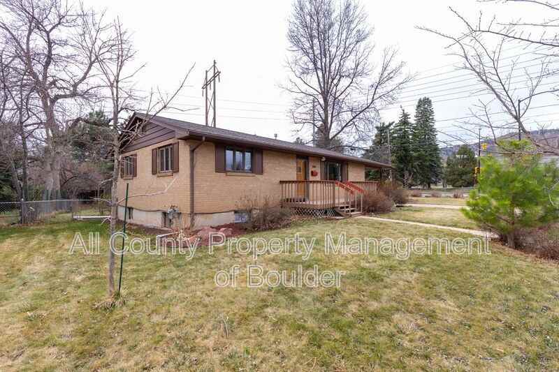 1980 Floral Dr - Photo 2 of 32