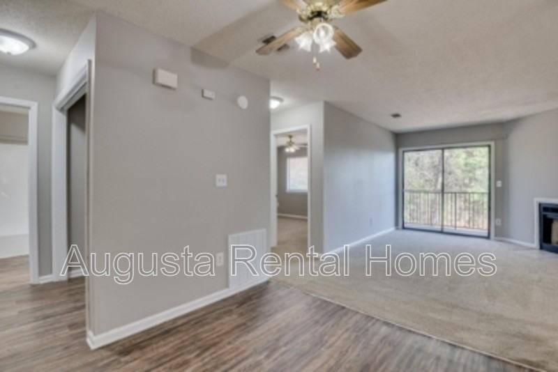 2816 Thomas Ln Apt C - Photo 2 of 23