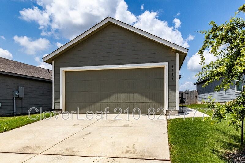 3833 Millbrook Way - Photo 3 of 29
