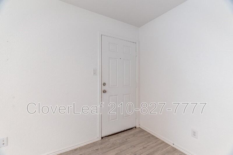 3833 Millbrook Way - Photo 5 of 29