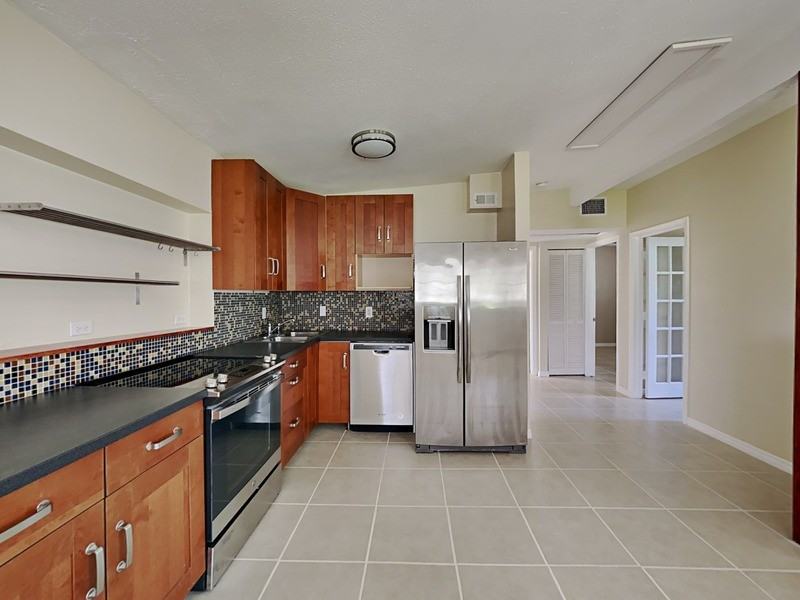 11501 Bacon St - Photo 3 of 15