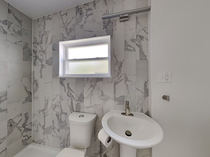 11501 Bacon St - Photo 6 of 15