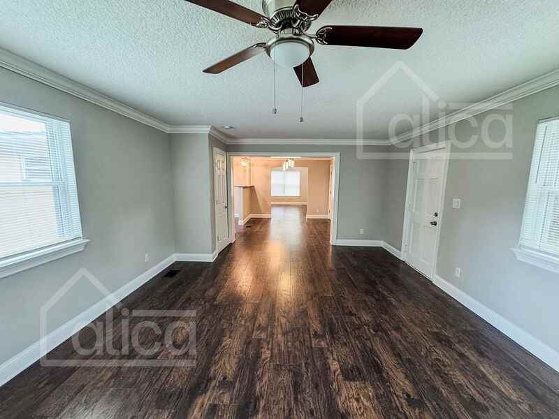 2845 Holly Point Dr - Photo 2 of 16