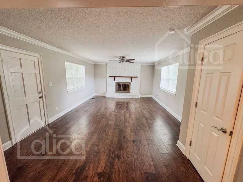 2845 Holly Point Dr - Photo 5 of 16