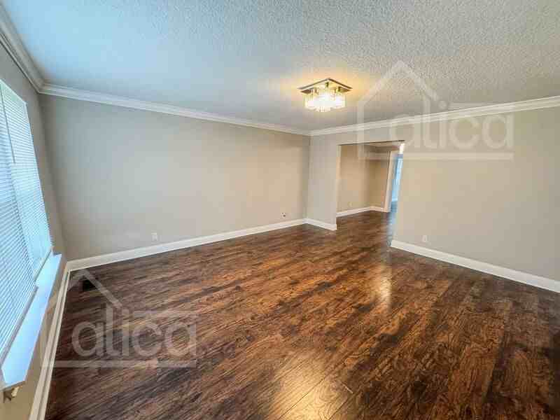 2845 Holly Point Dr - Photo 6 of 16