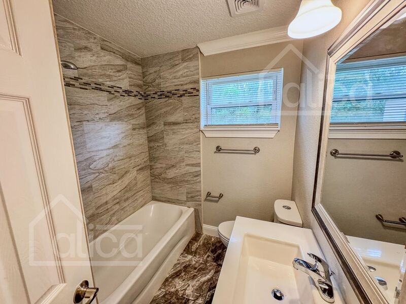 2845 Holly Point Dr - Photo 7 of 16