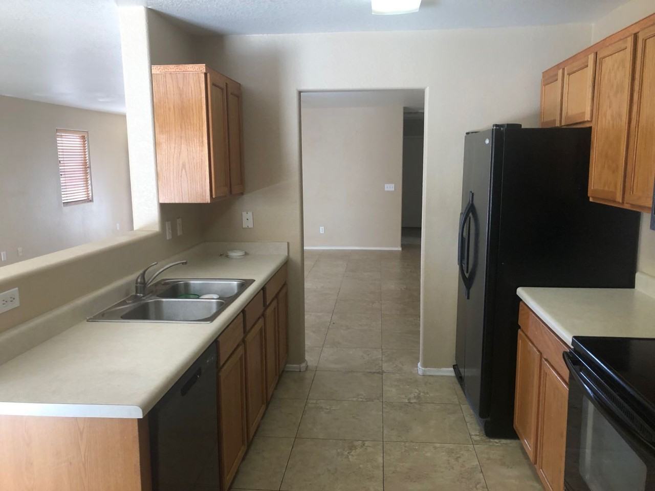 1790 E Silktassel Trl - Photo 5 of 18
