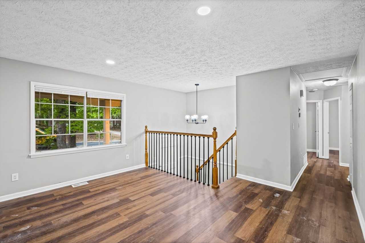 3100 Fern Valley Dr Sw - Photo 5 of 27