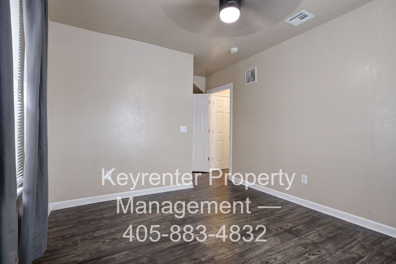 2325 Nw 12th St #C - Photo 6 of 10