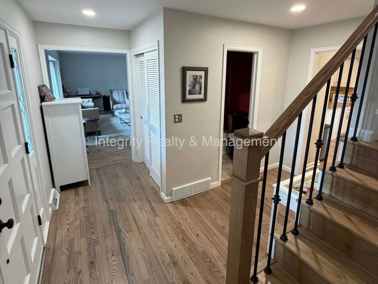 10074 E Lake Dr - Photo 5 of 44
