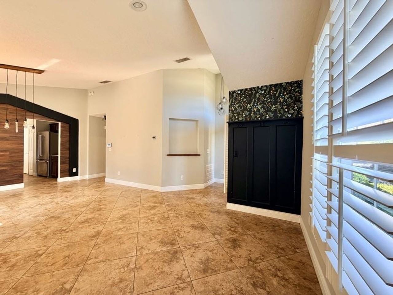 2117 Briarcliff Cir - Photo 2 of 22