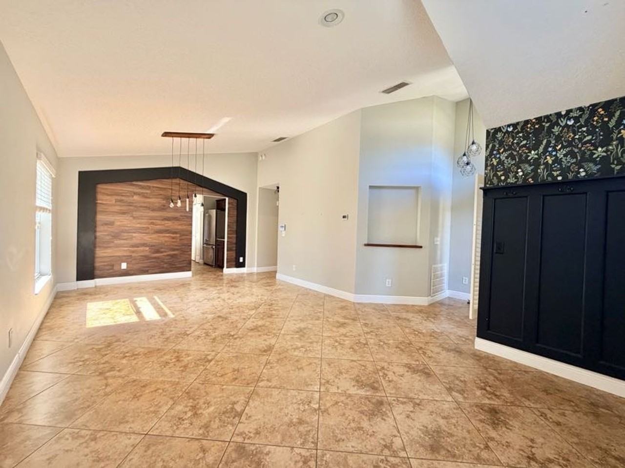 2117 Briarcliff Cir - Photo 3 of 22