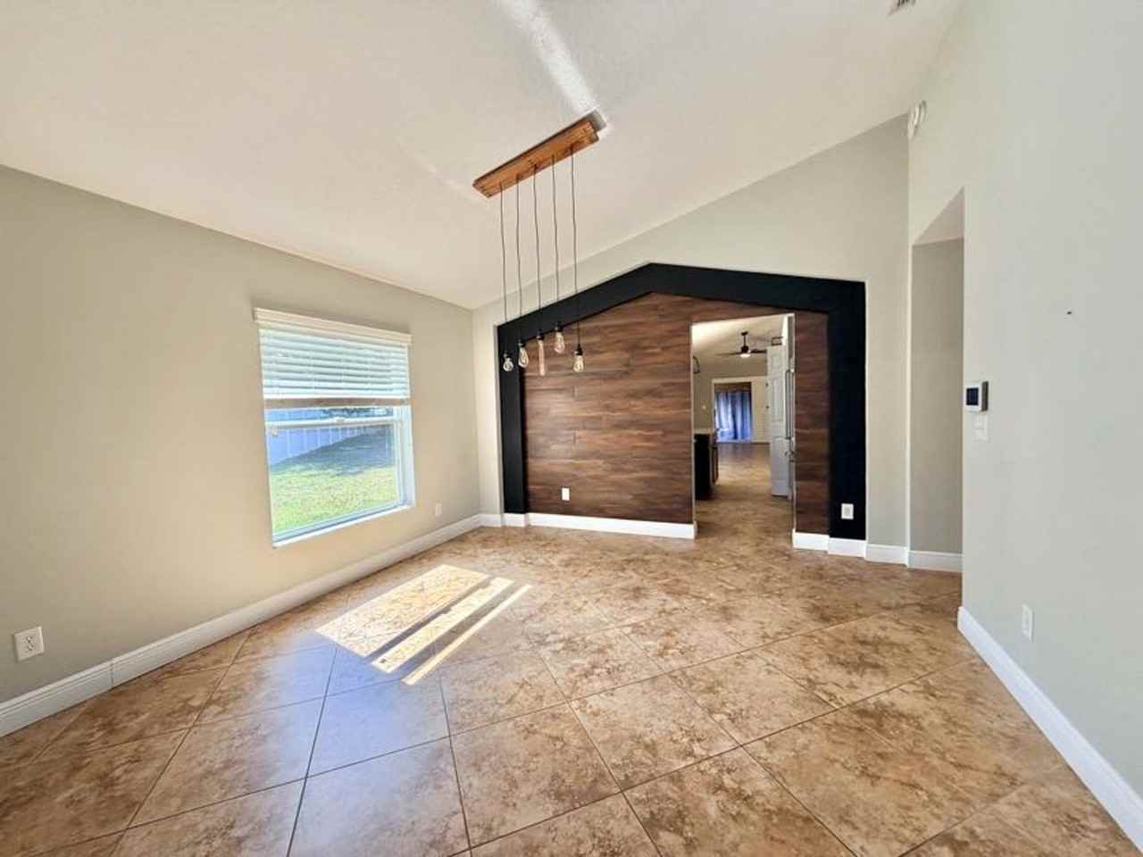 2117 Briarcliff Cir - Photo 4 of 22