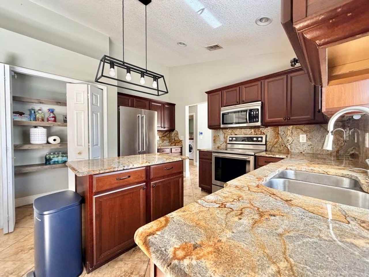 2117 Briarcliff Cir - Photo 7 of 22