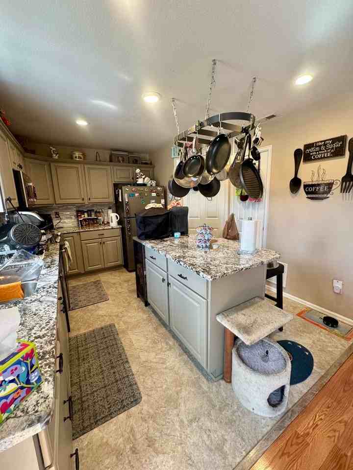 392 Ellers Grv - Photo 6 of 21