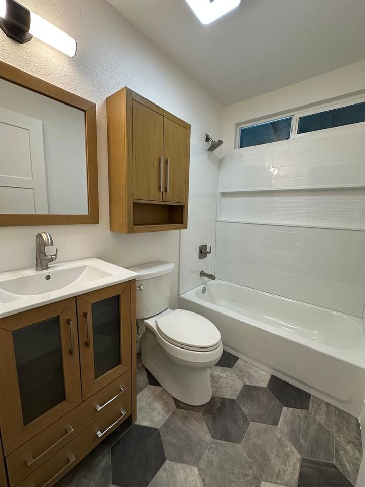 1707 Grand Coulee Blvd - Photo 6 of 9