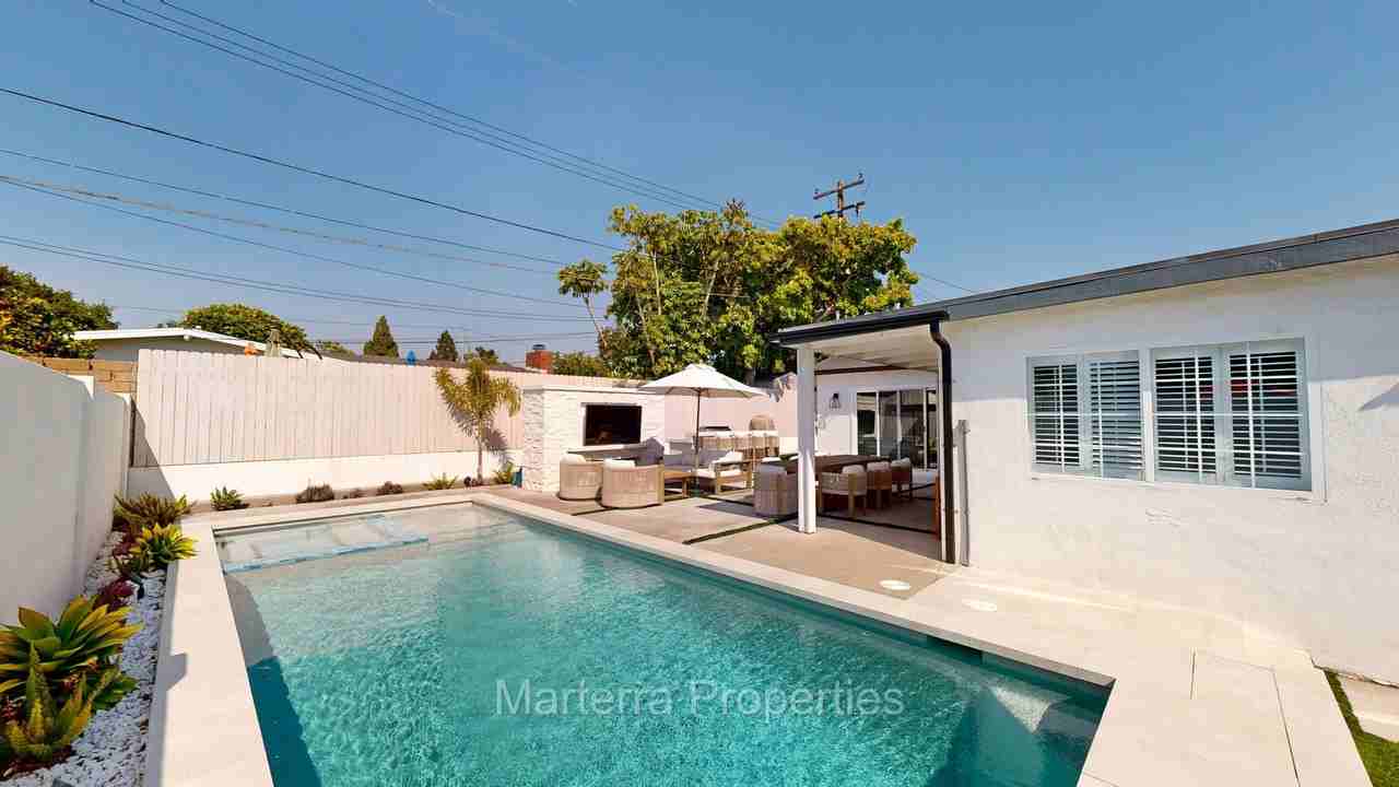 2342 Fordham Dr - Photo 6 of 39