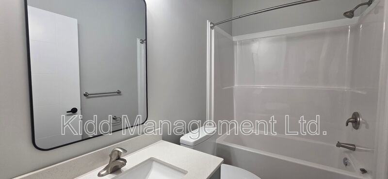 1189 Blackburn Rd N - Photo 2 of 8