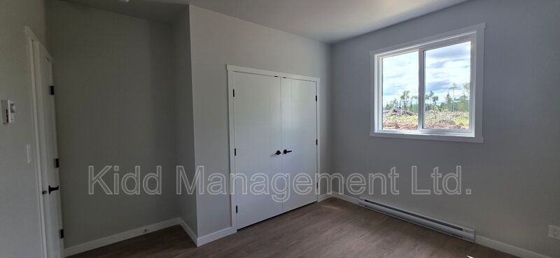 1189 Blackburn Rd N - Photo 3 of 8