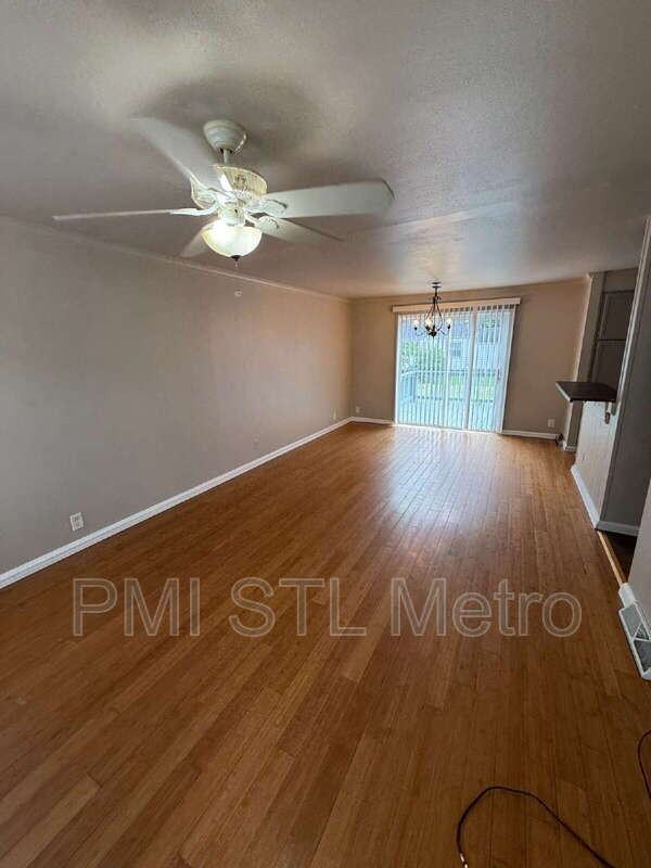 1230 Roxton Dr - Photo 3 of 10